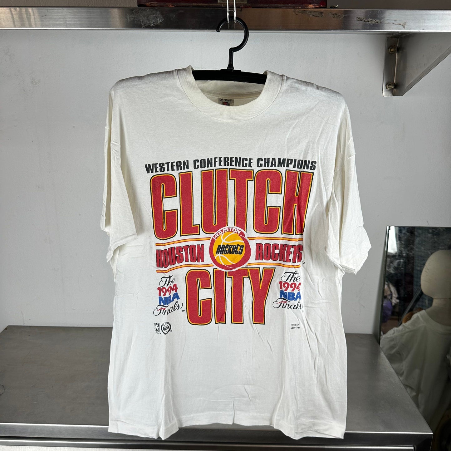 Vintage 1994 Houston Rockets Clutch City NBA T-shirt