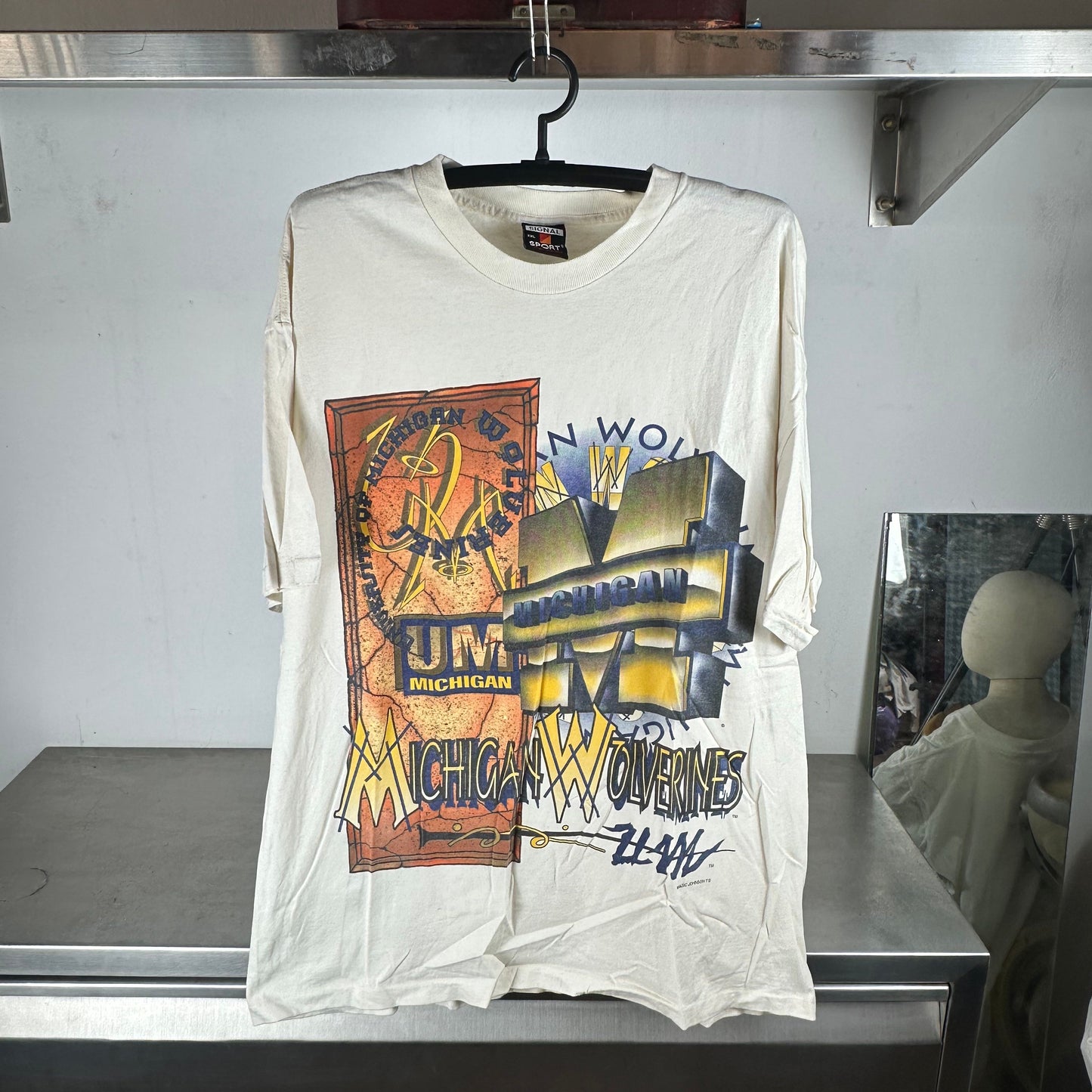 Vintage 90s Michigan Wolverines NCAA Big Graphic T-shirt