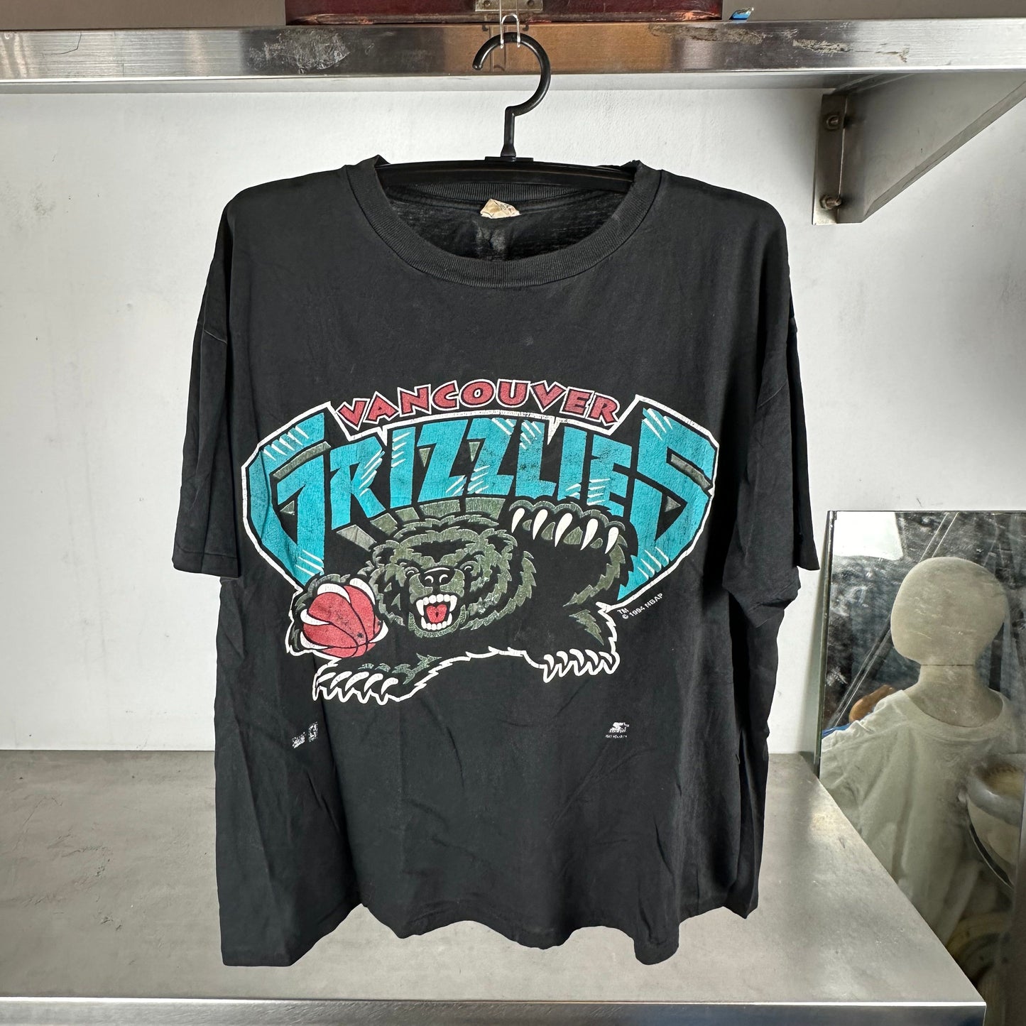 Vintage 1994 Vancouver Grizzlies NBA Starter XL T-Shirt