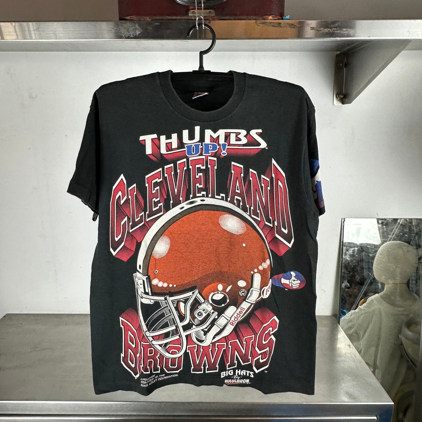Vintage 90s Cleveland Browns NFL Thumbs Up! Wauldron T-Shirt