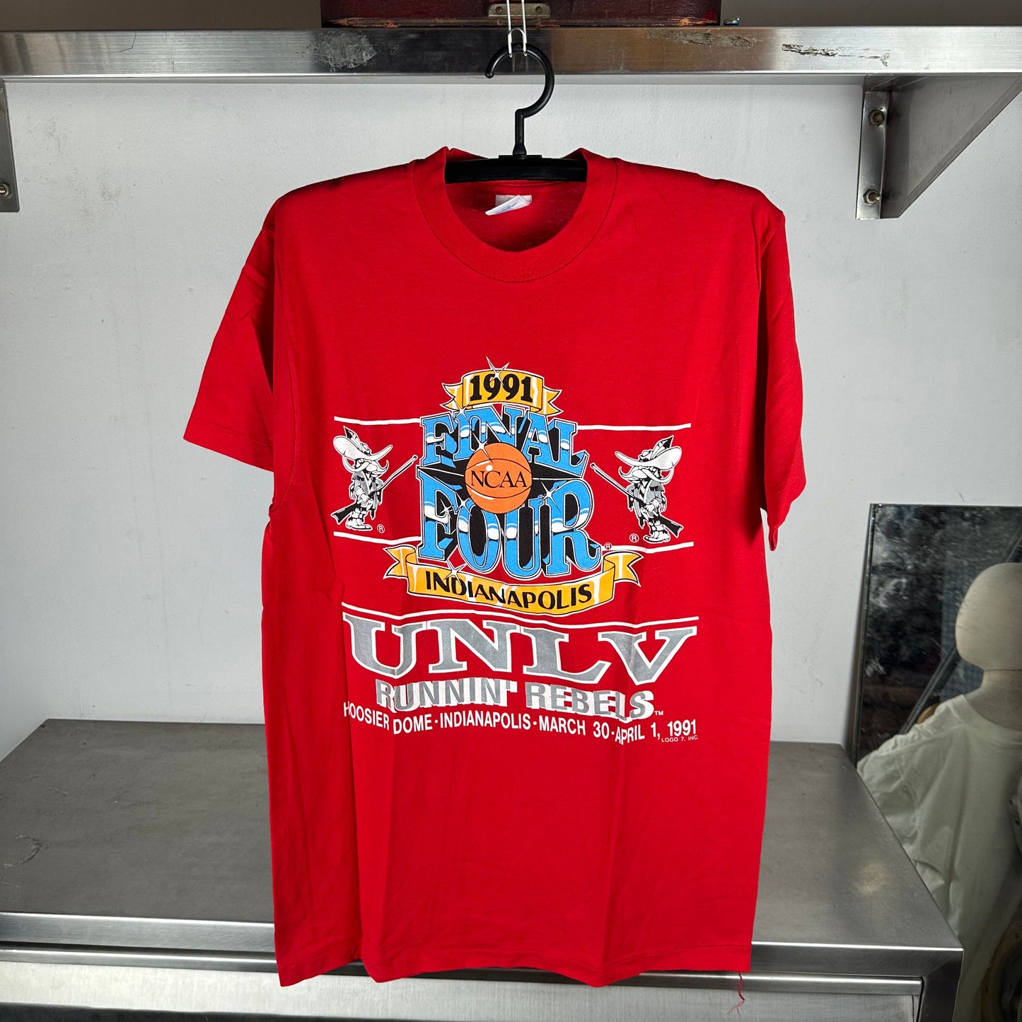 Vintage 1991 UNLV Runnin Rebels Basketball NCAA Final Four T-Shirt