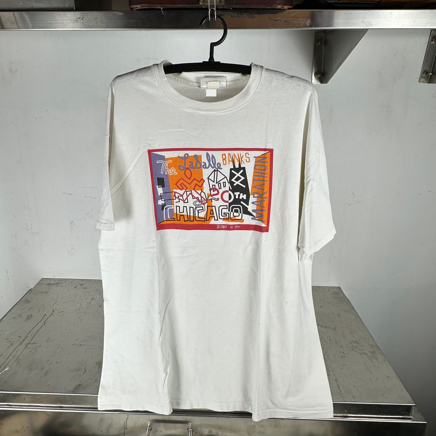 Vintage 1997 The Lasalle Banks Marathon New Balance Chicago Artwork T-Shirt