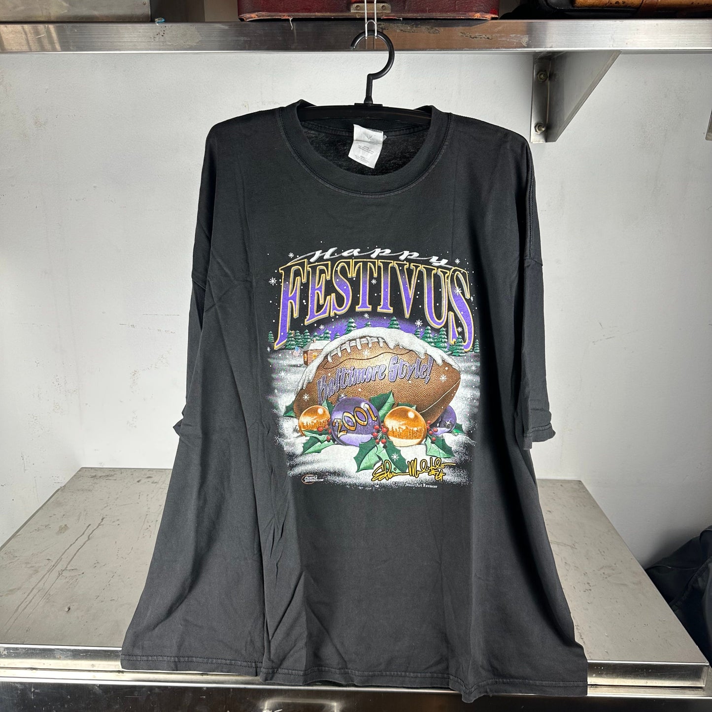 Vintage 2001 Baltimore Ravens Happy Festivus Graphic T-shirt