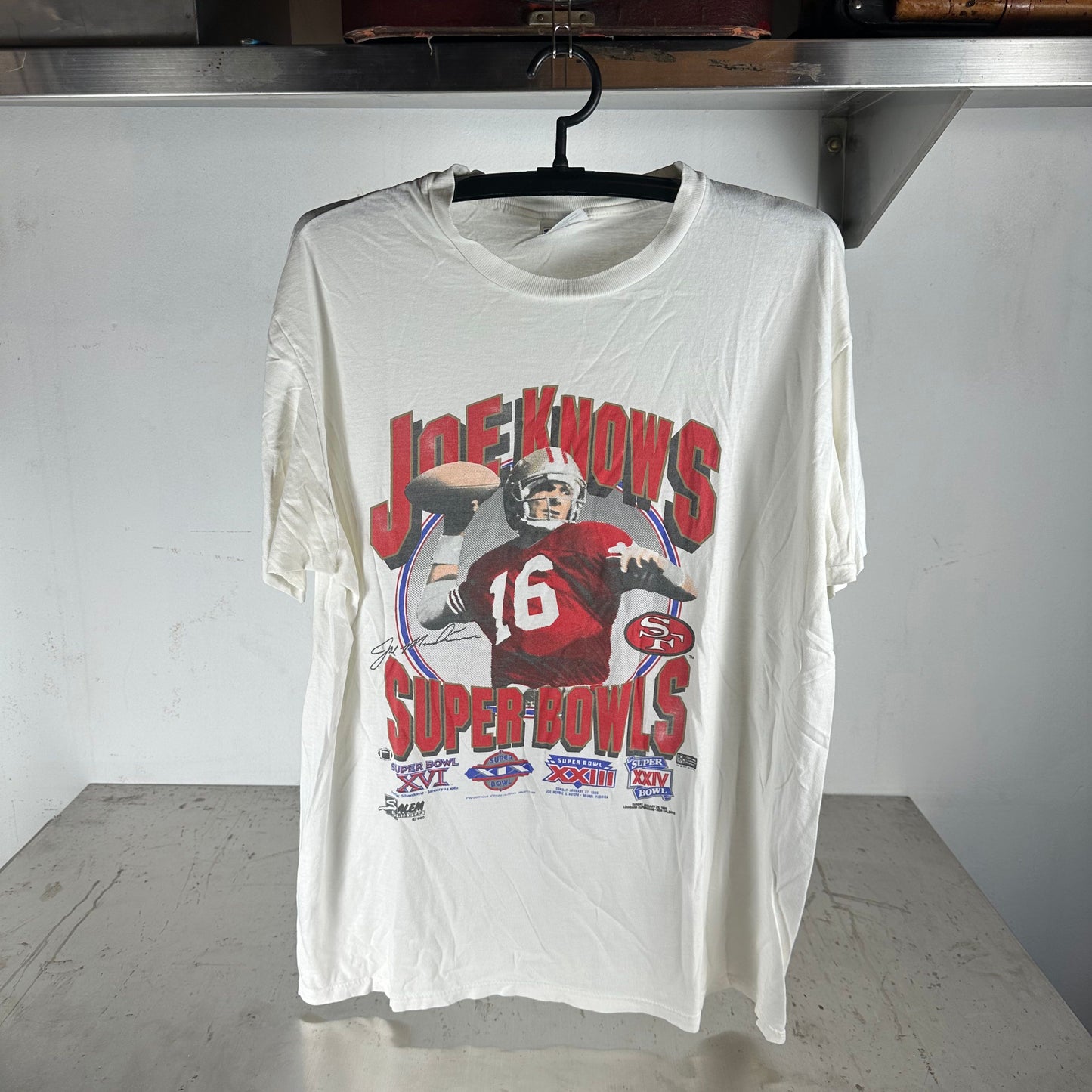 Vintage 1990 Joe Montana San Francisco 49ers NFL Super Bowls T-shirt