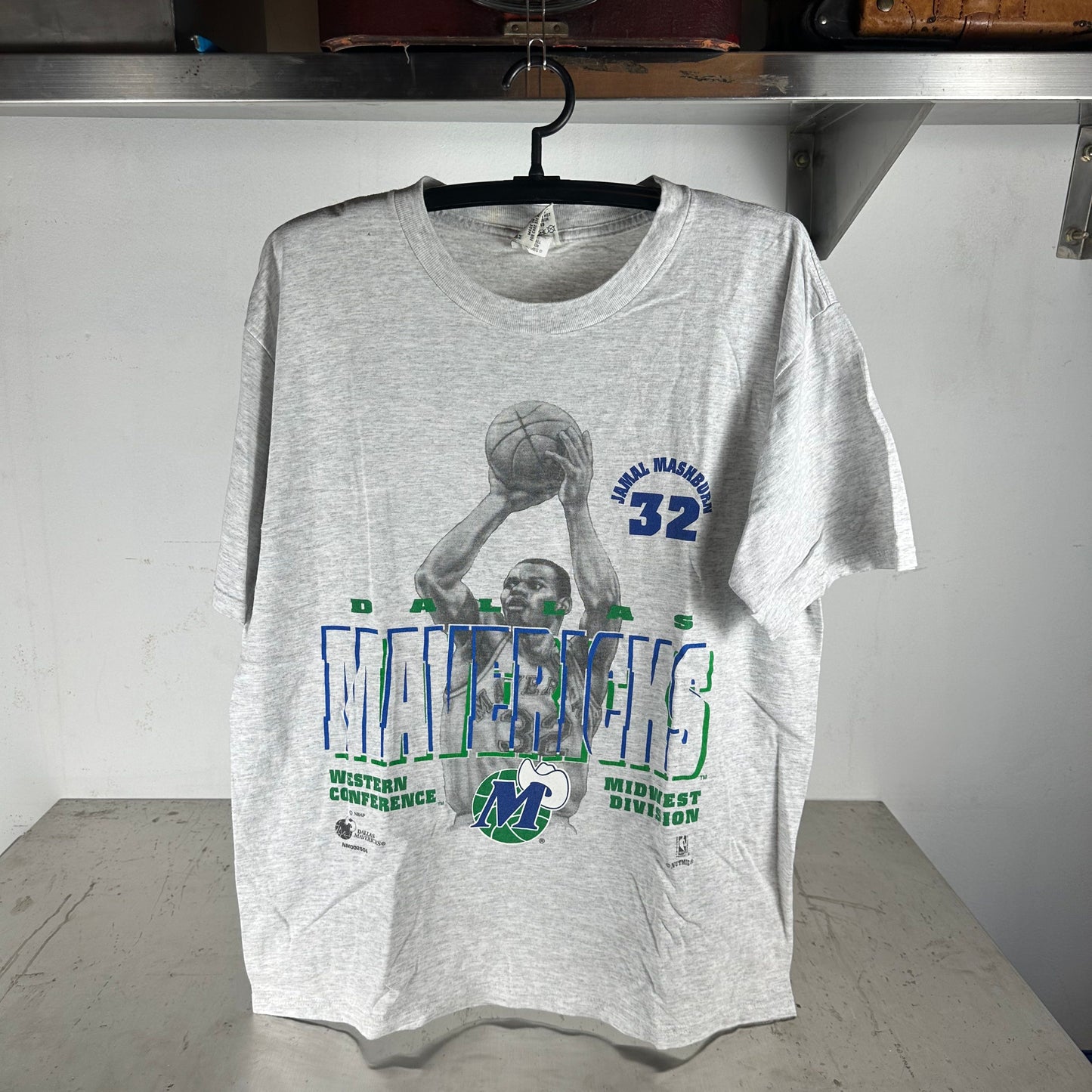Vintage 90s Jamal Mashburn Minnesota Timberwolves NBA Nutmeg T-shirt