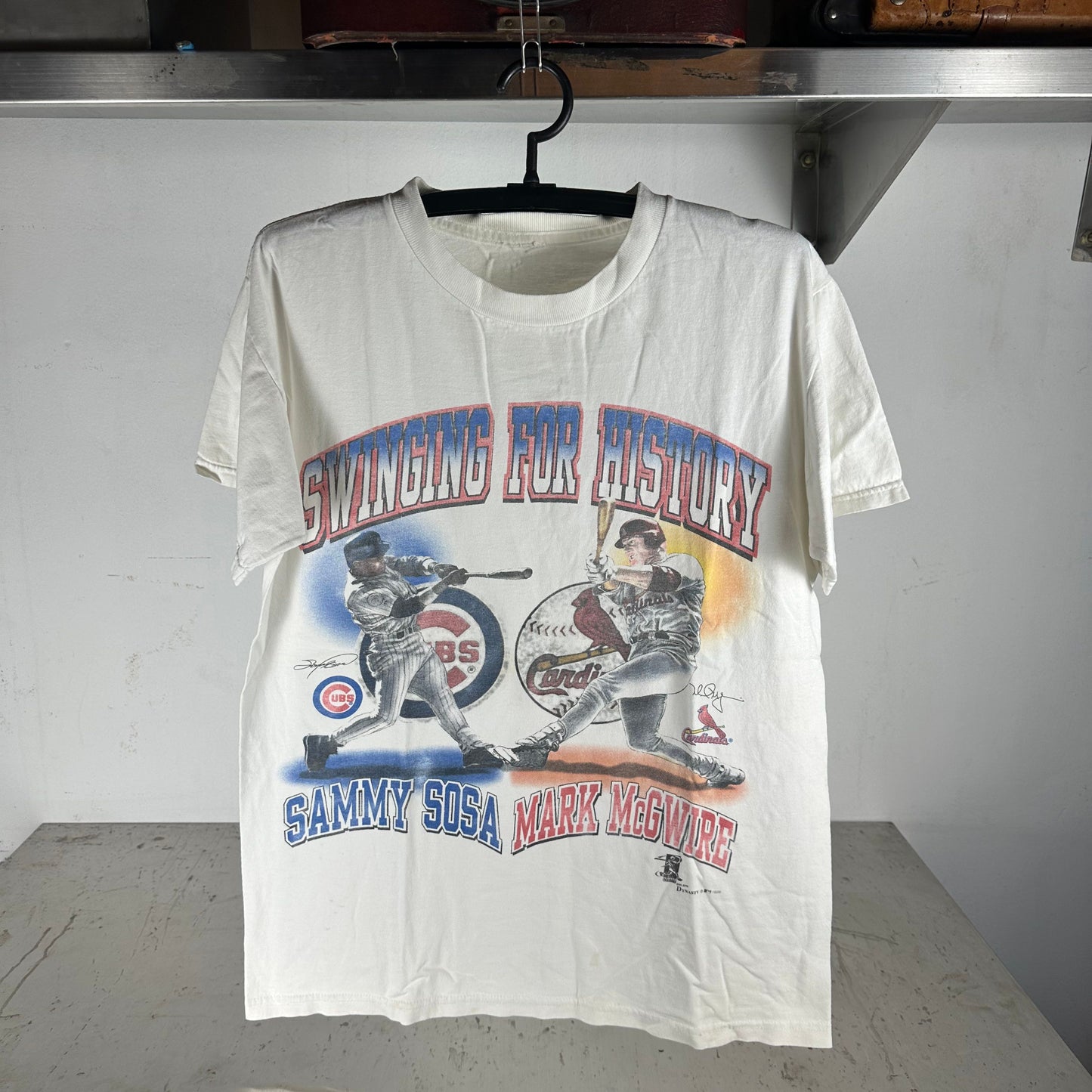 Vintage 1998 MLB Swinging For History Sammy Sosa Mark McGwire T-shirt