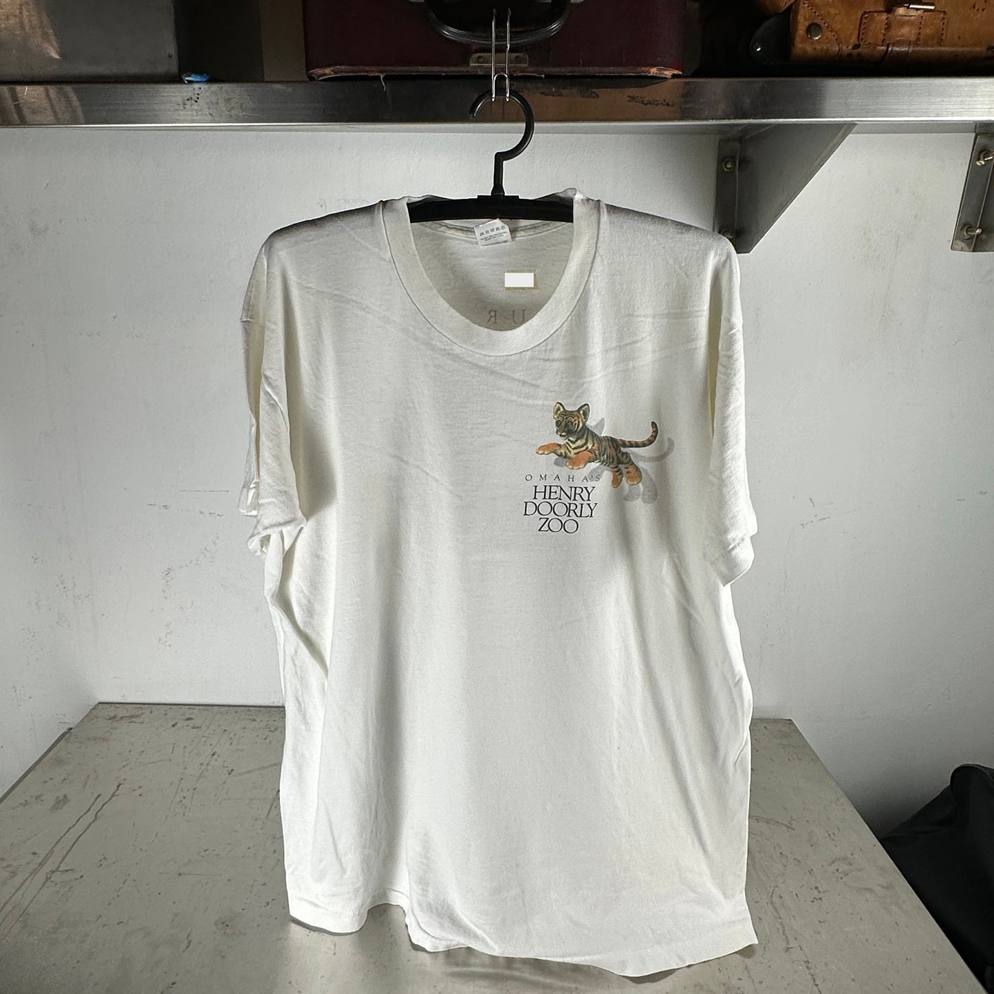 Vintage 90s Omaha's Henry Doorly Zoo Leaps & Bounds Artwork T-shirt
