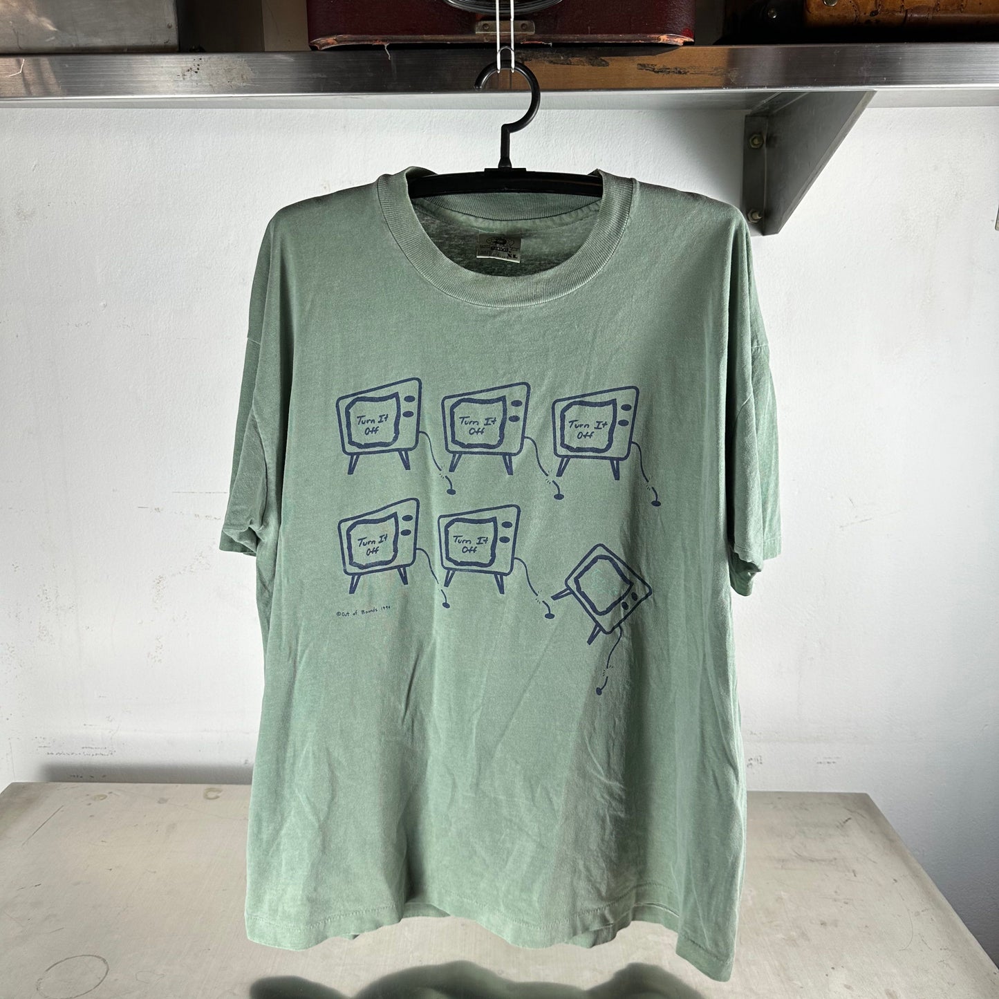 Vintage 1994 Out Of Bounds Turn It Off TV Artwork Graphic T-shirt