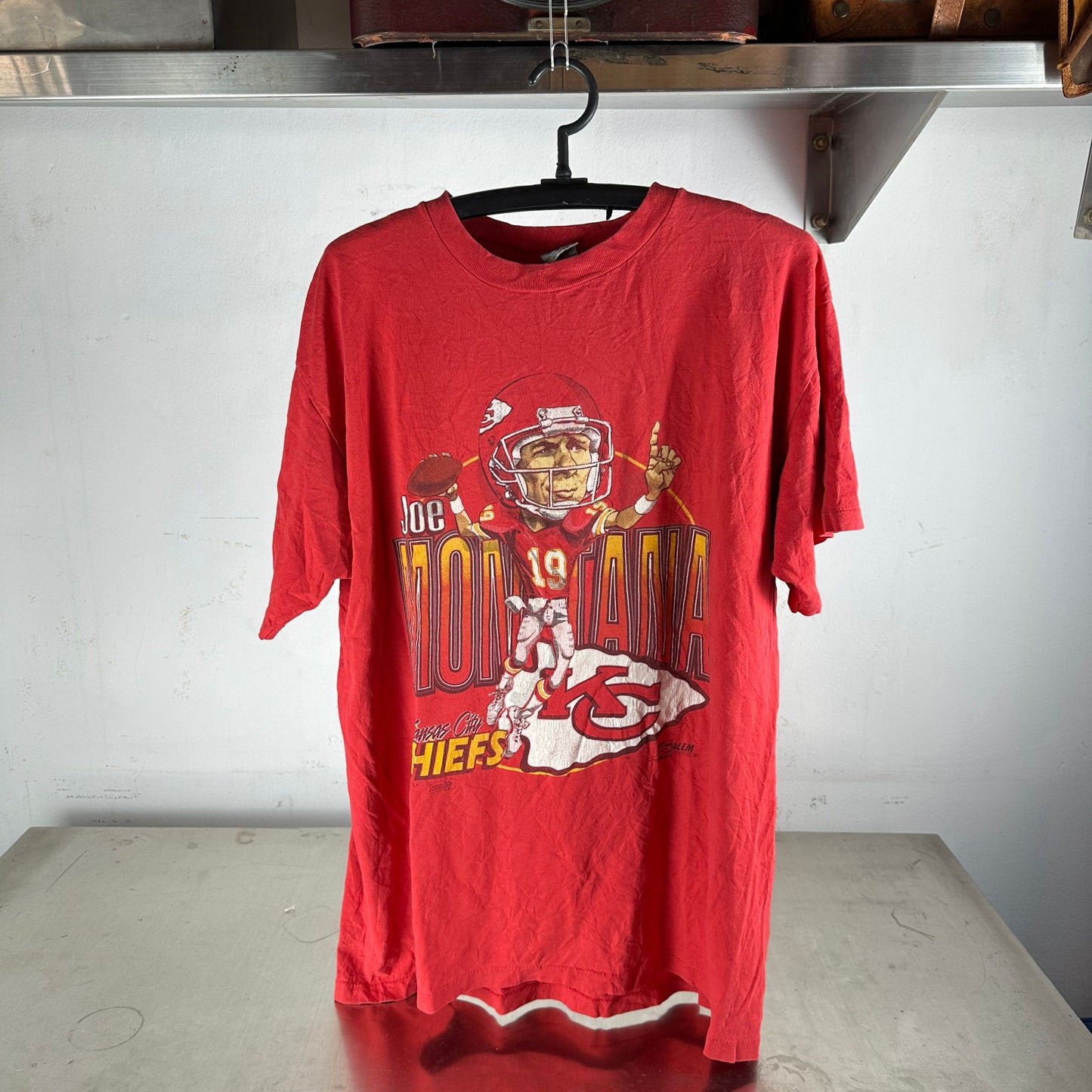 Vintage 90s Joe Montana Kansas City Chiefs NFL Caricature T-Shirt