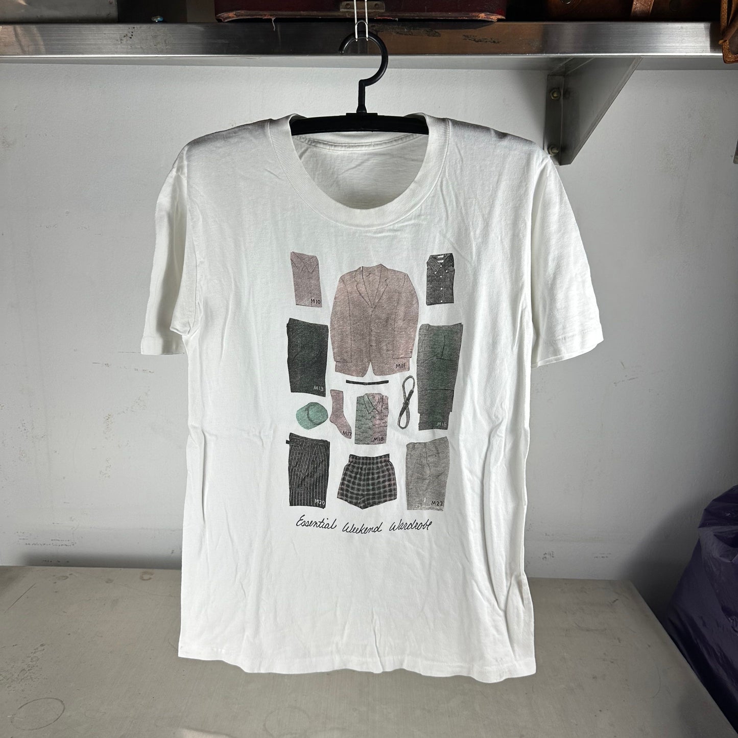 Vintage 90s Essential Weekend Wardrobe Fashion Artwork Graphic T-Shirt