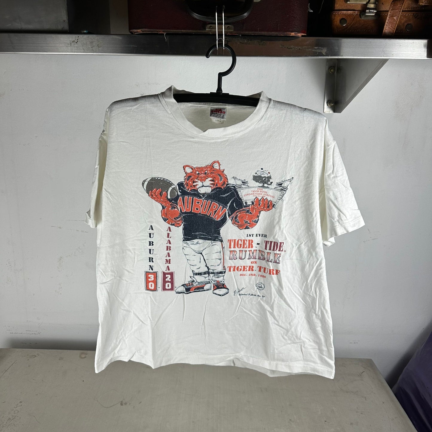 Vintage 1989 Auburn Tigers Mascot NCAA Graphic Single Stitch T-shirt
