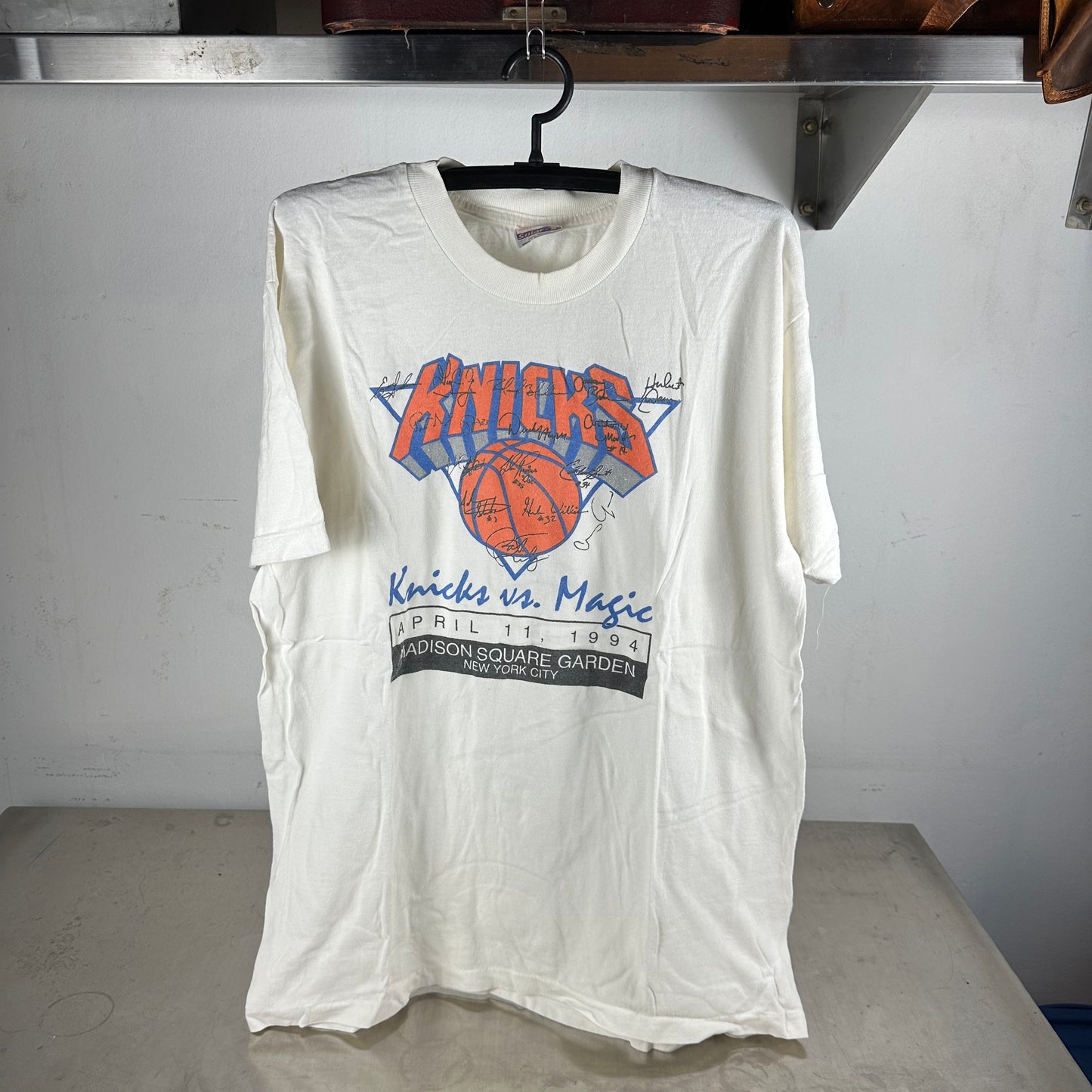Vintage 1994 New York Knicks VS Magic NBA Single Stitch T-shirt
