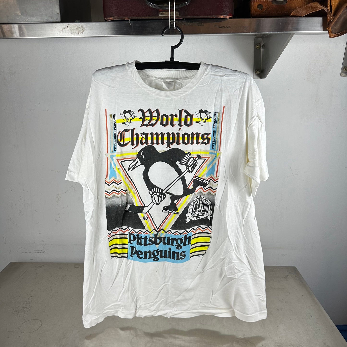 Vintage 1991 Pittsburgh Penguins NHL Hockey World Champions Single Stitch T-shirt
