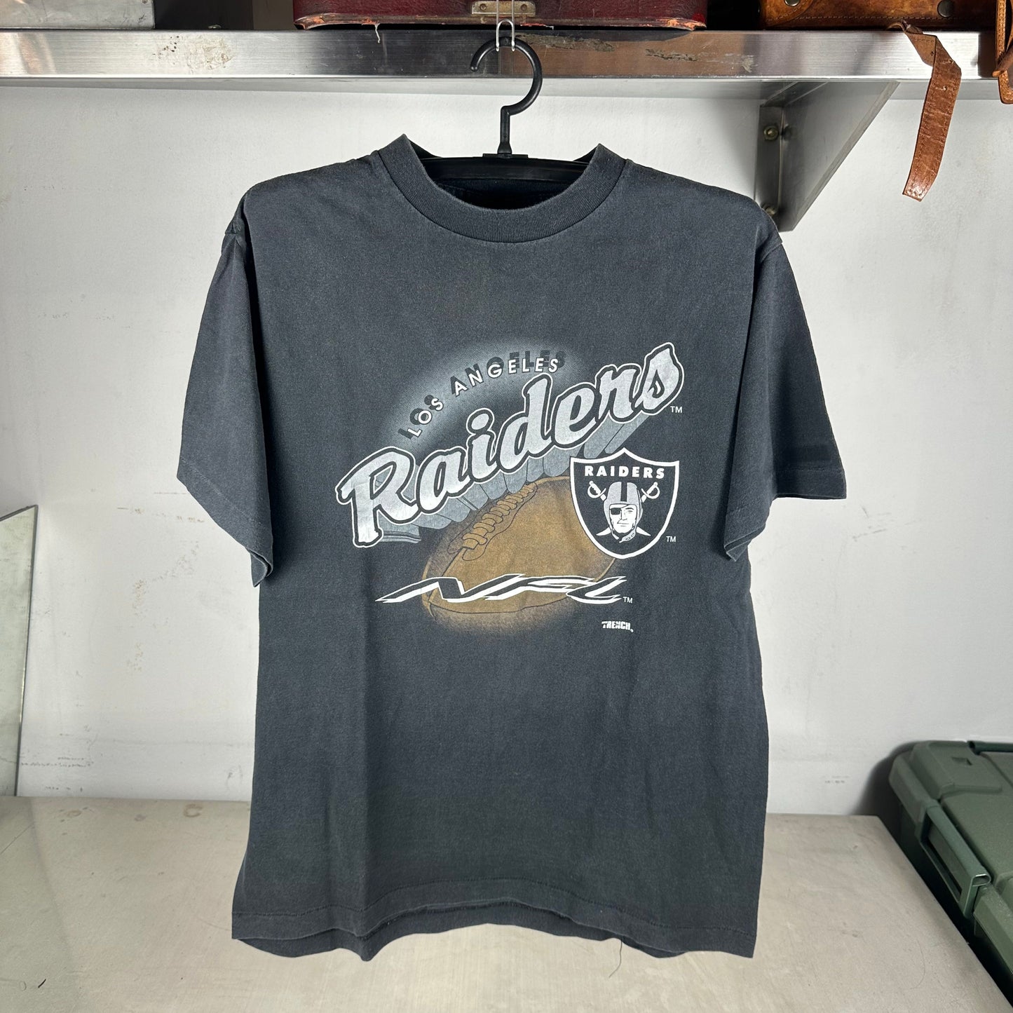 Vintage 90s Los Angeles Raiders Football NFL Graphic Single Stitch T-shirt