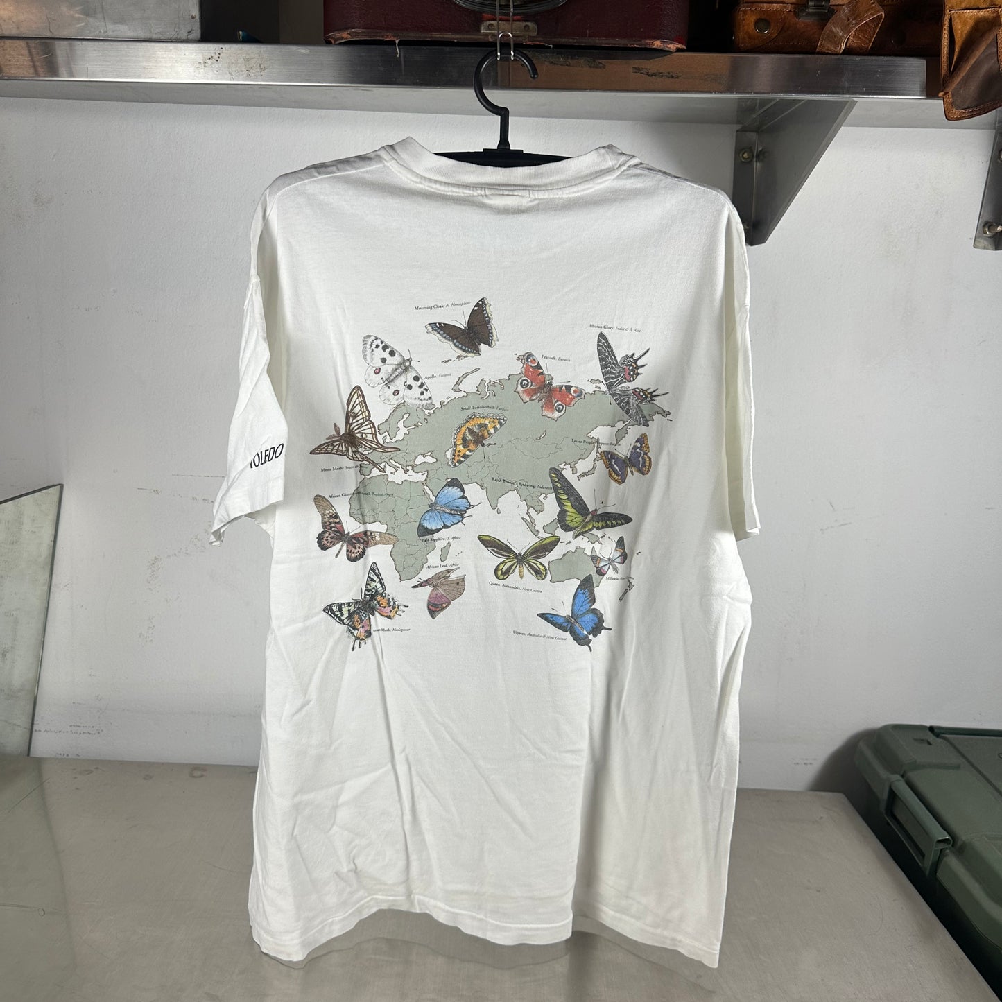 Vintage 90s Butterflies of the World Toledo Zoo Nature Graphic Single Stitch T-Shirt