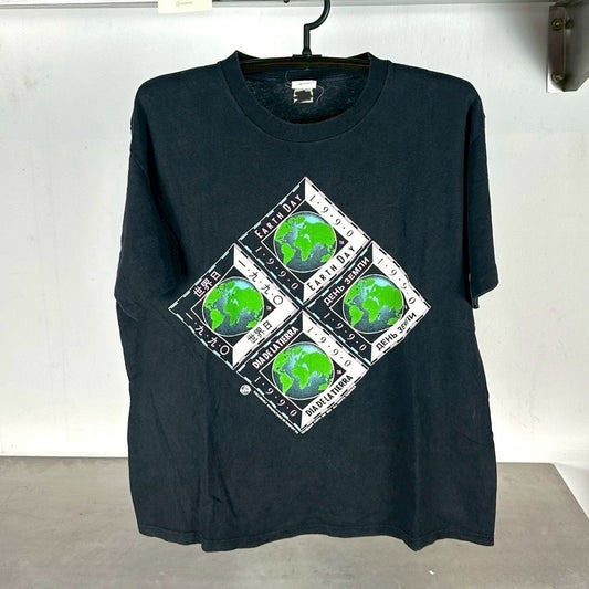 Vintage 1990 Earth Day Artwork Graphic Large T-Shirt