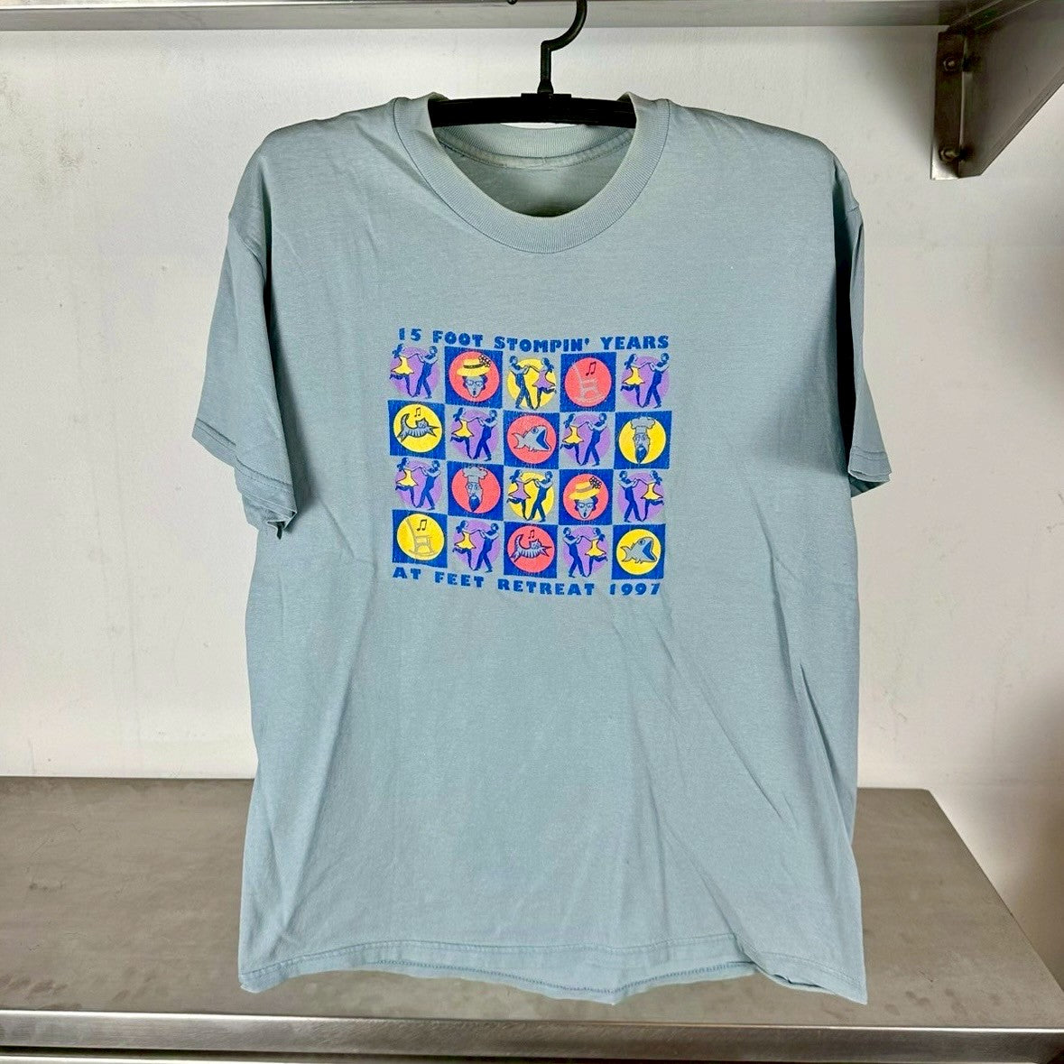 Vintage 1997 Feet Retreat 15 Foot Stompin Years Artwork T-shirt