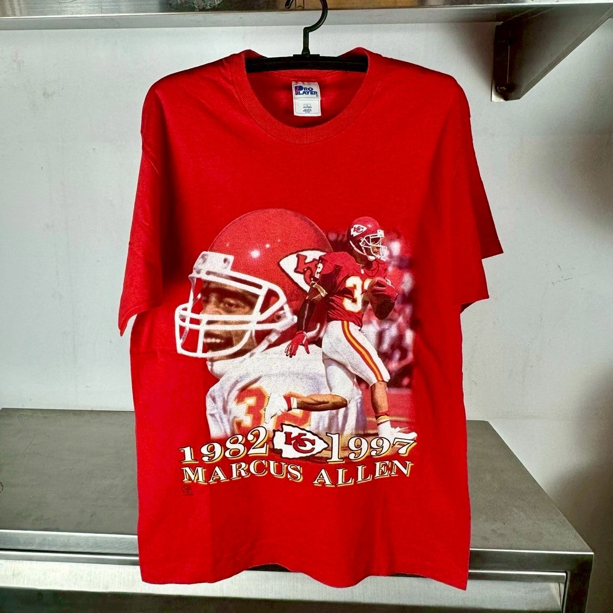 Vintage 1997 Marcus Allen Kansas City Chiefs NFL T-shirt