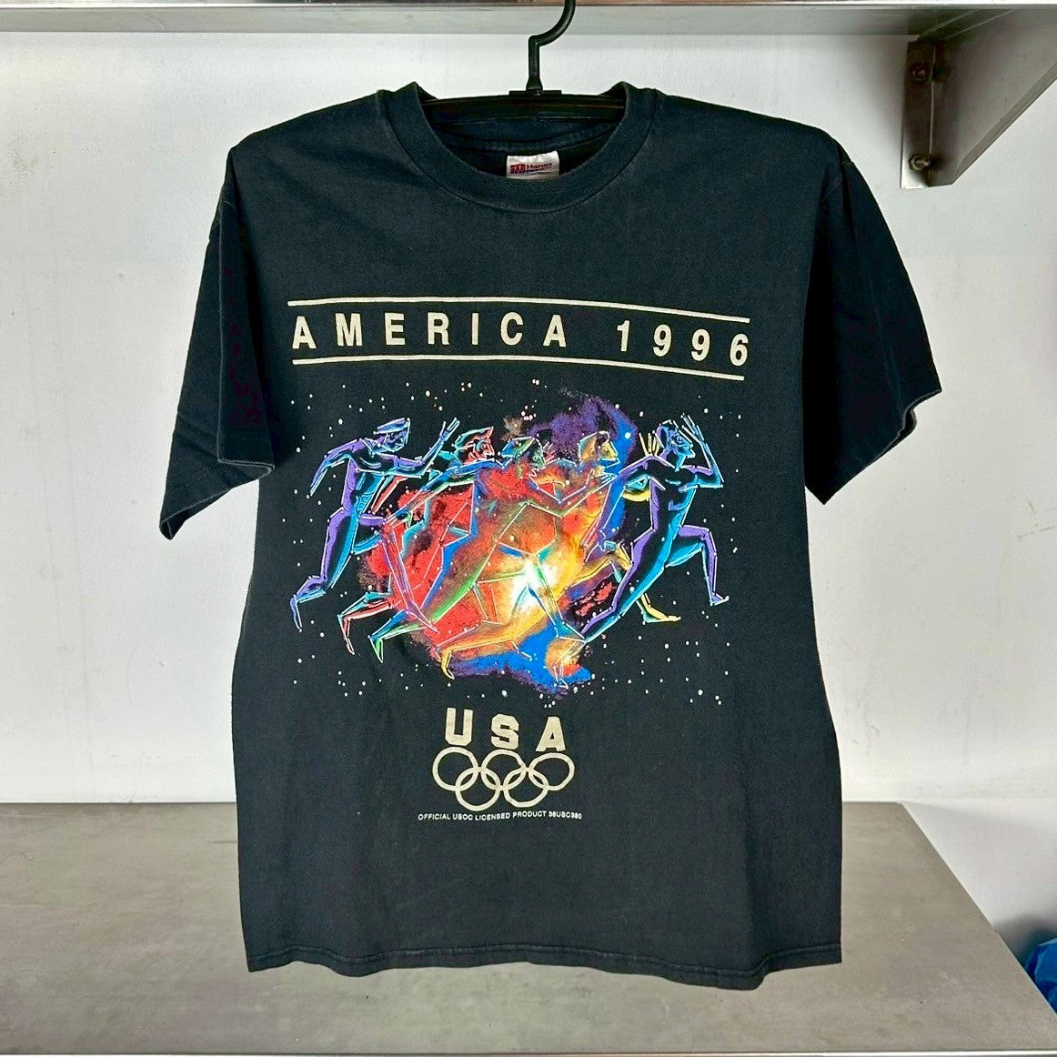 Vintage 1996 USA Olympics Artwork Graphic T-shirt