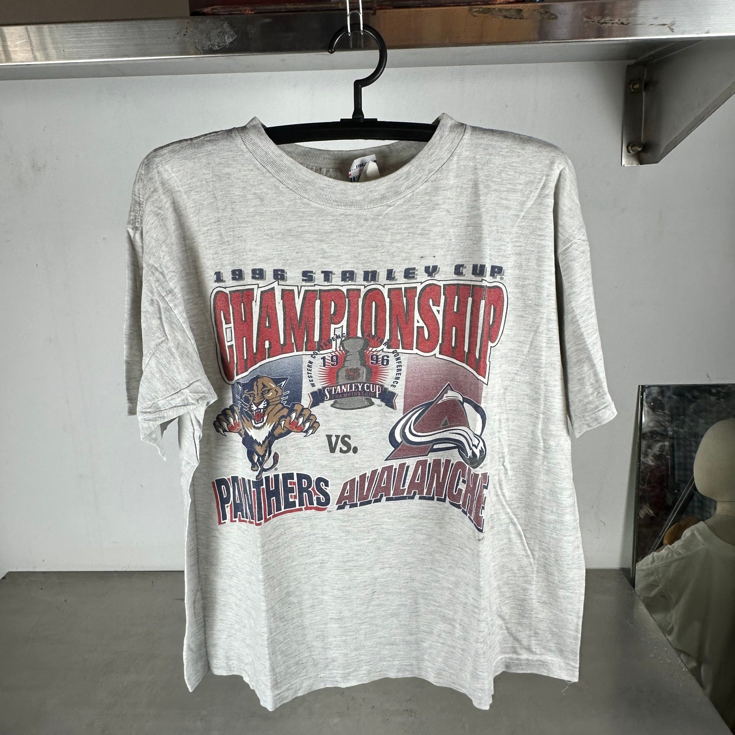 Vintage 1996 NHL Stanley Cup Championship Panthers VS Avalanche T-shirt