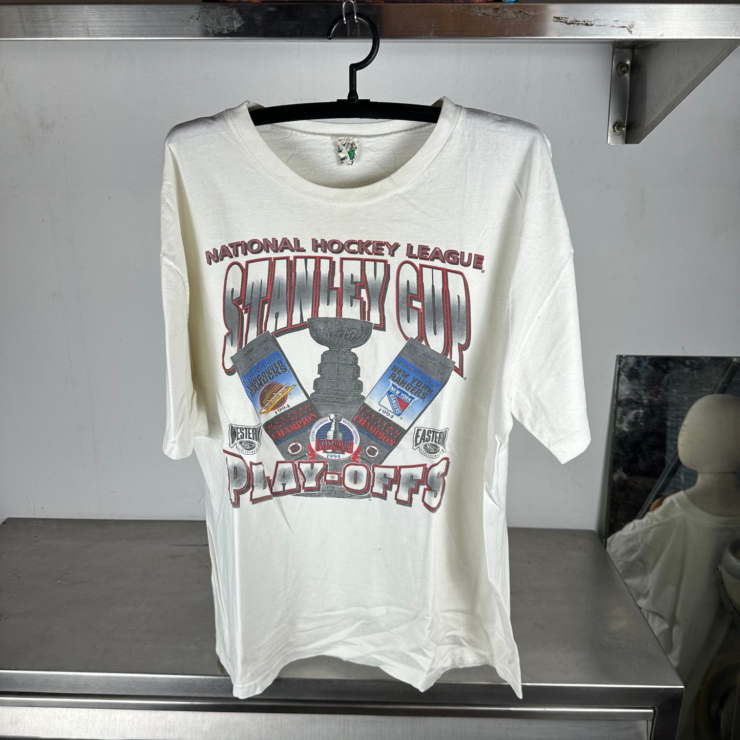 Vintage 1994 NHL Playoffs Vancouver Canucks VS New York Rangers T-Shirt