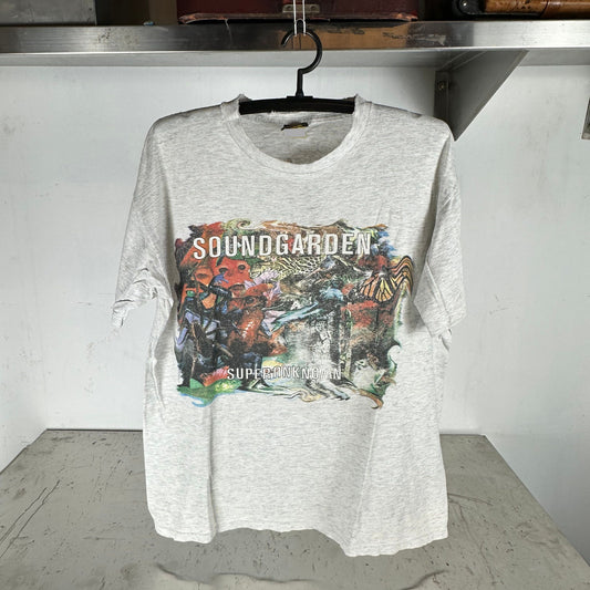 Vintage 90s Soundgarden Superunknown Rock Band Graphic T-Shirt