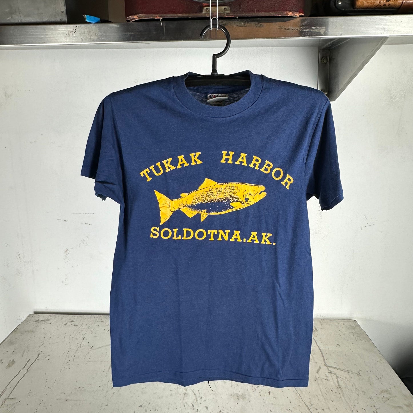 Vintage 80s Tukak Harbor Fish Graphic T-shirt