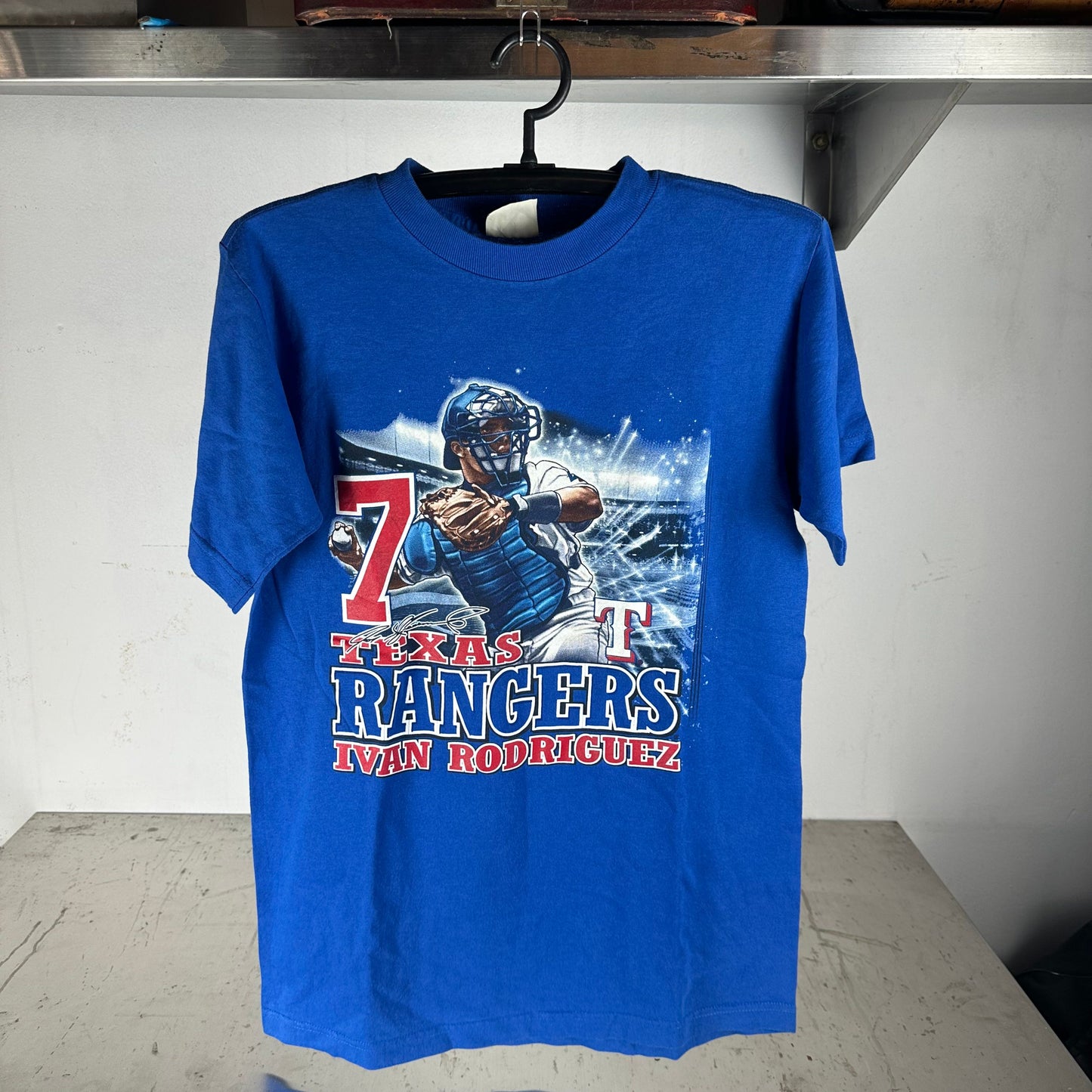Vintage 2001 Ivan Rodriguez Texas Rangers MLB Career Stats T-shirt