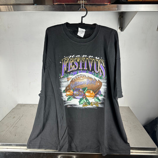 Vintage 2001 Baltimore Ravens Happy Festivus Graphic T-shirt