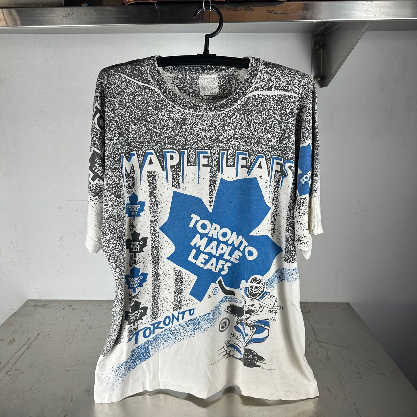 Vintage 90s Toronto Maple Leafs All Over Print NHL AOP XL T-shirt