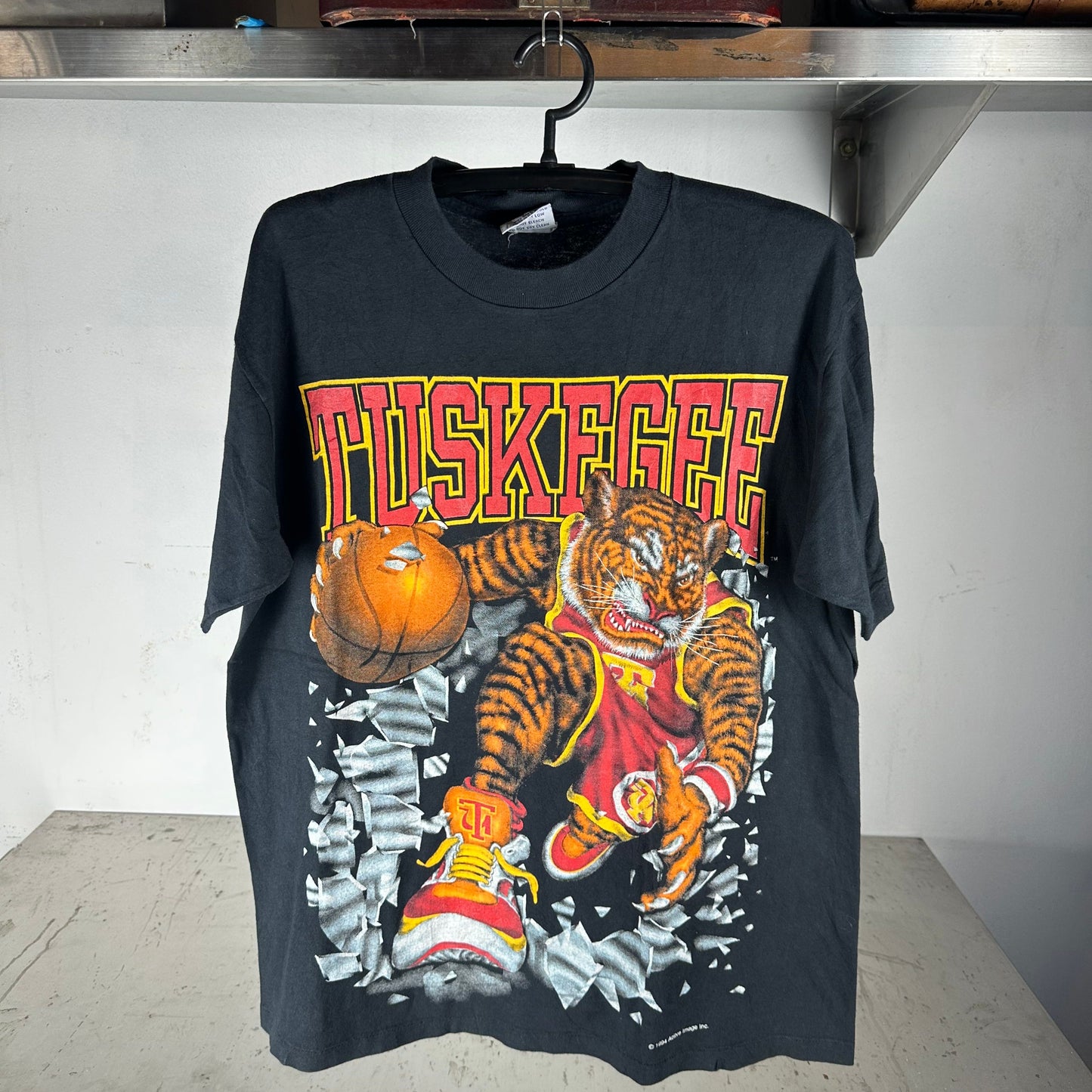 Vintage 1994 Tuskegee Golden Tigers NCAA Mascot Shattered T-shirt