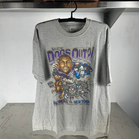 Vintage 2001 Baltimore Ravens Who Let The Dogs Out?! NFL Graphic T-shirt