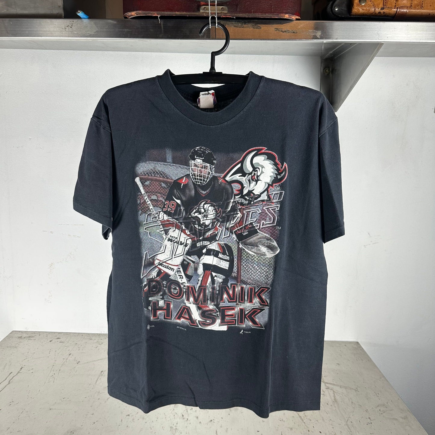 Vintage 90s Dominik Hasek Buffalo Sabres NHL Graphic T-shirt