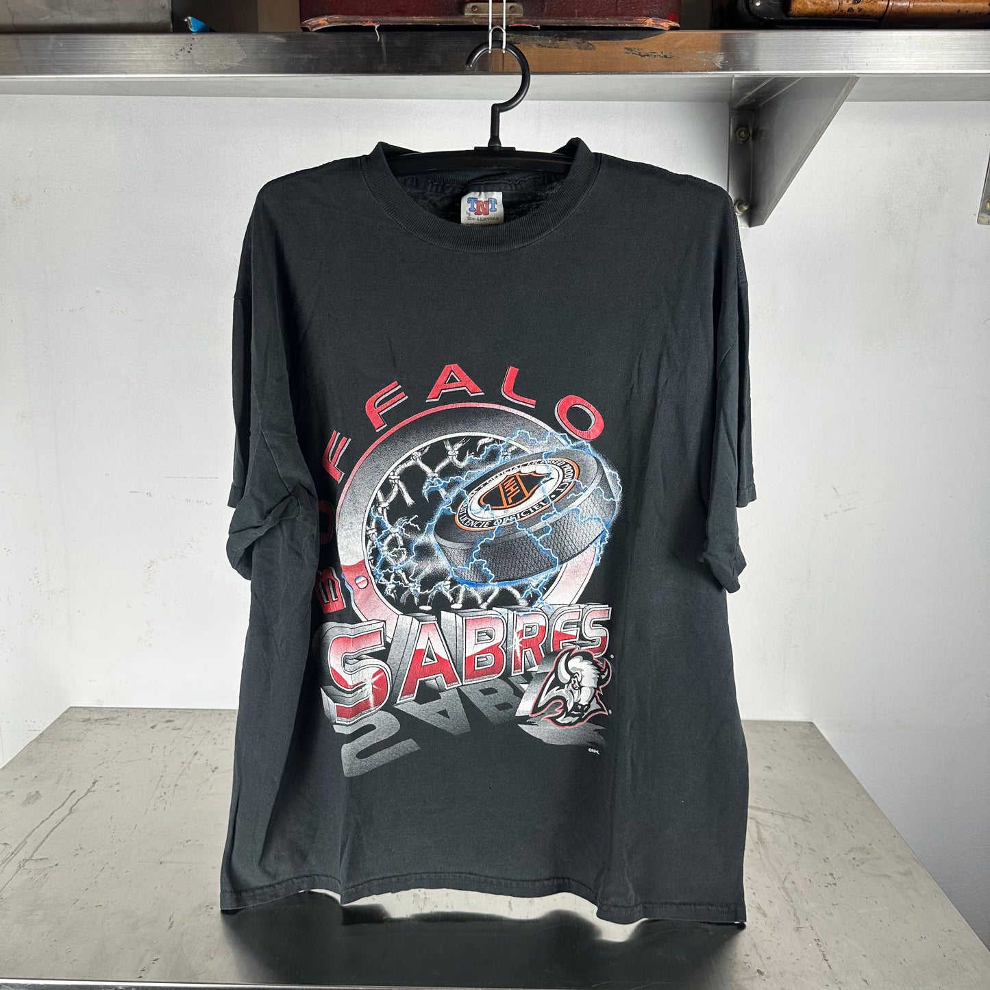 Vintage 90s Buffalo Sabres NHL Lightning Graphic XL T-shirt