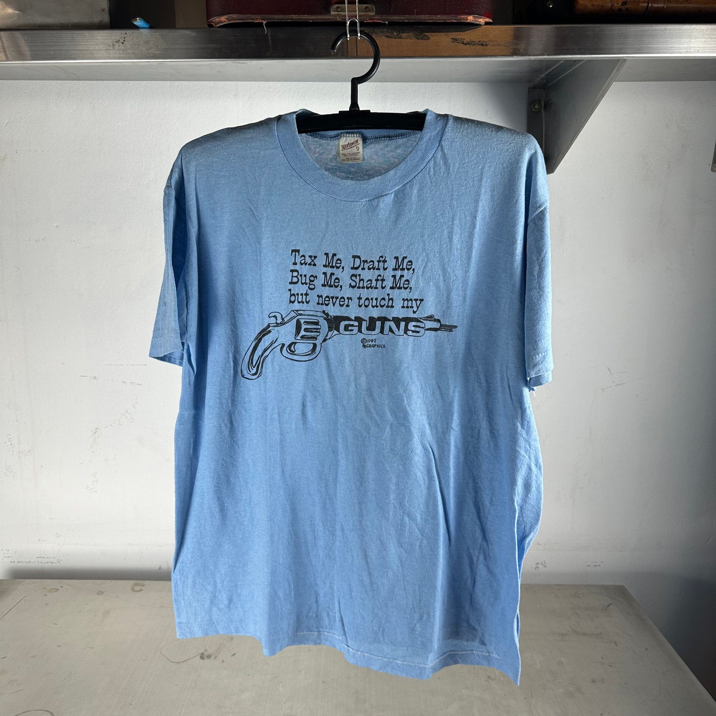 Vintage 1982 Never Touch My Gun Revolver Gun Firearm Graphic T-shirt