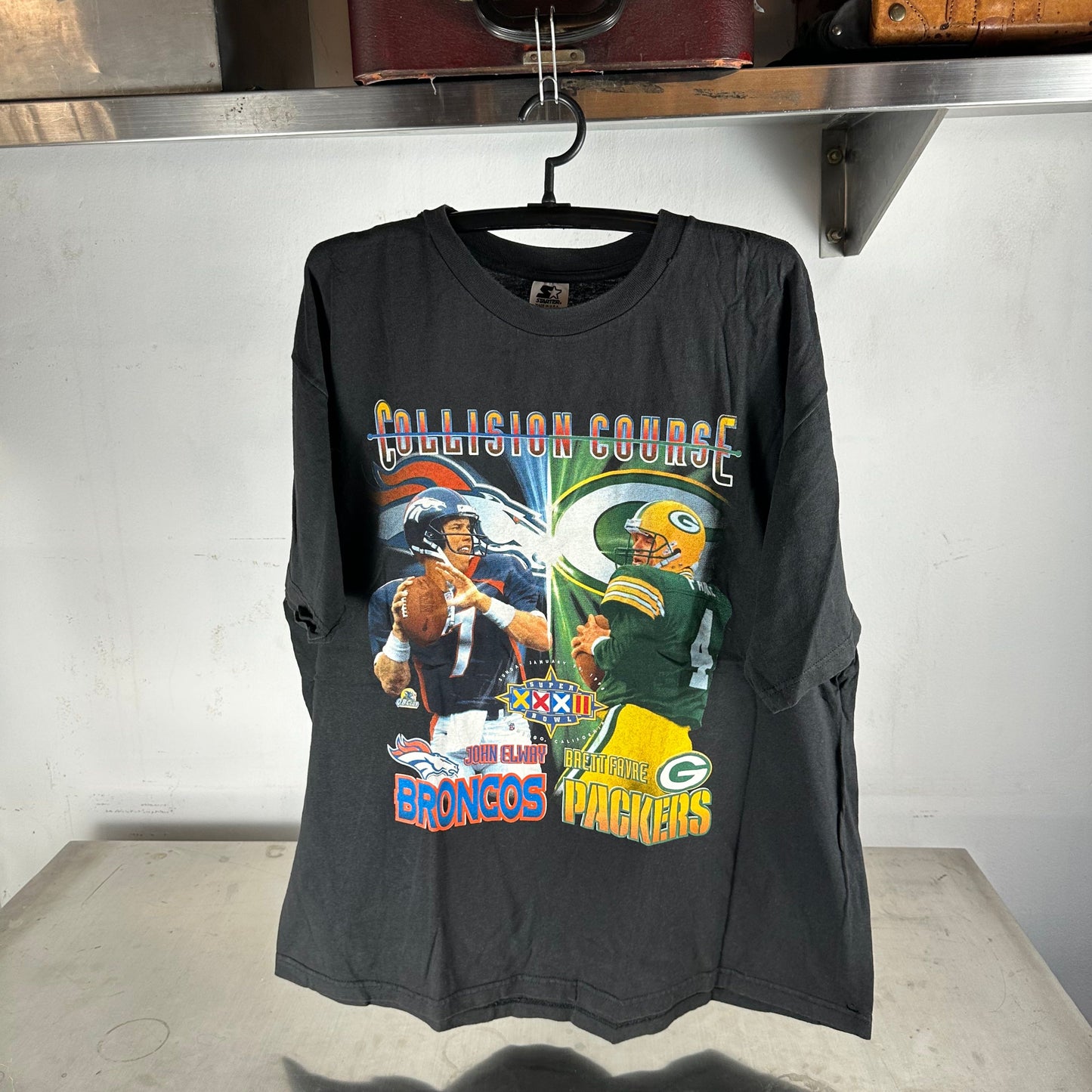 Vintage 1998 NFL Super Bowl Collision Course Broncos VS Packers T-shirt