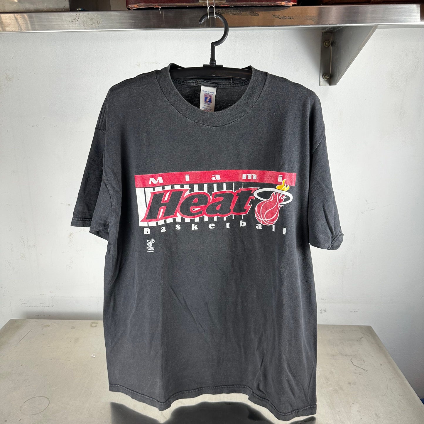 Vintage 90s Miami Heat Basketball NBA XL T-Shirt