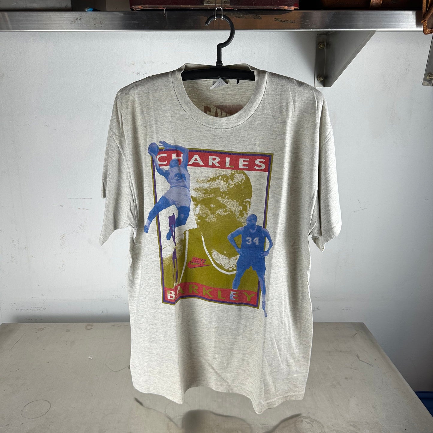 Vintage Nike 90s Charles Barkley Basketball Graphic T-Shirt