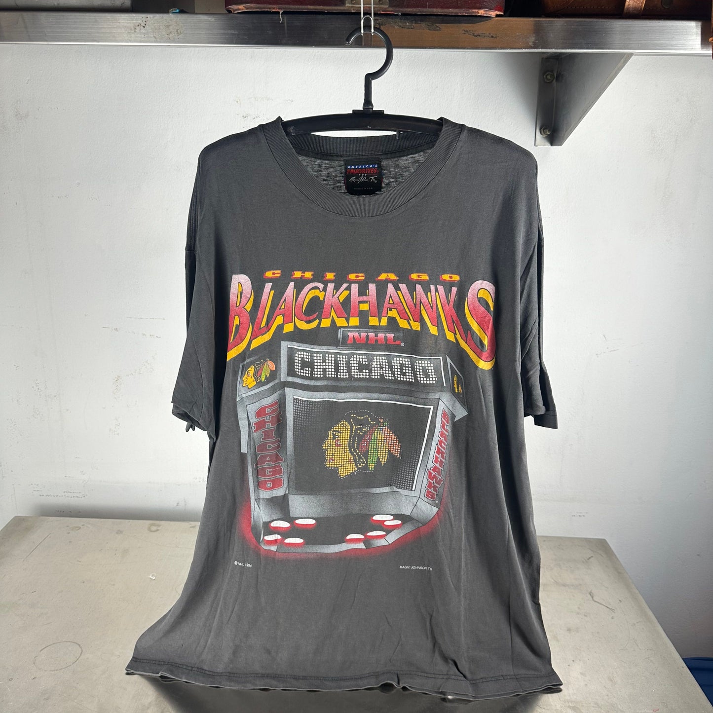 Vintage 1994 Chicago Blackhawks NHL Hockey Graphic T-Shirt