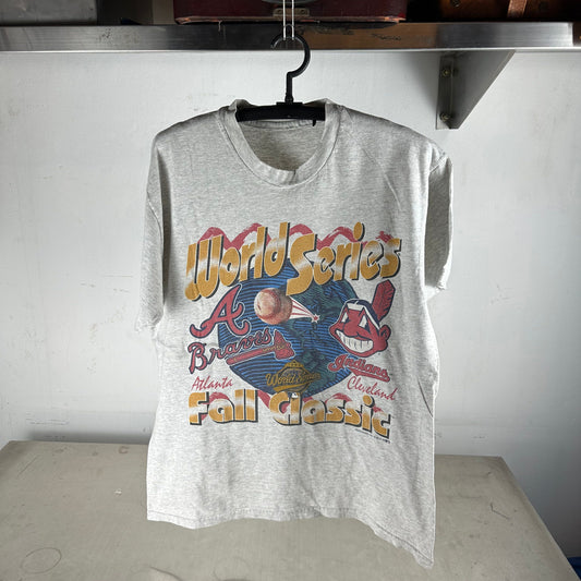 Vintage 1995 MLB World Series Atlanta Braves VS Cleveland Indians T-Shirt