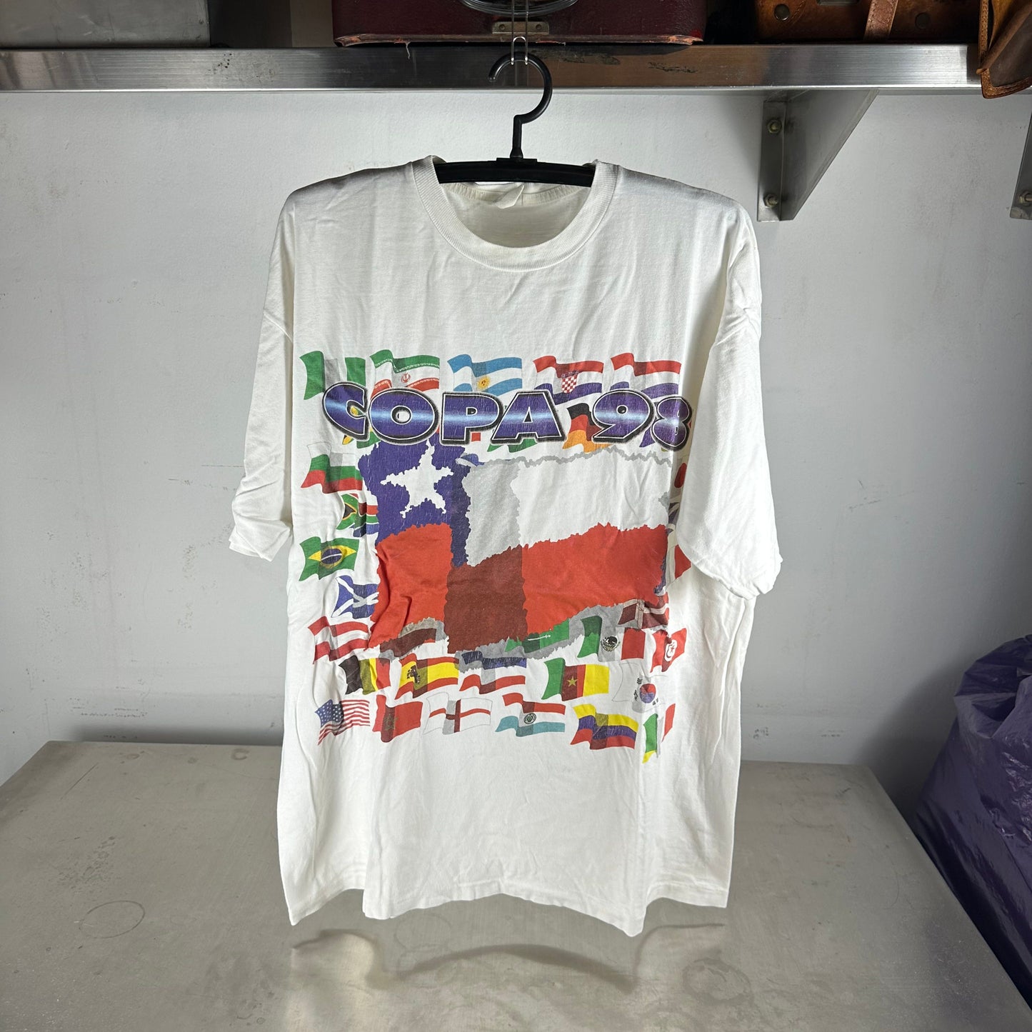 Vintage Chile 1998 Copa France Soccer World Cup Graphic T-Shirt