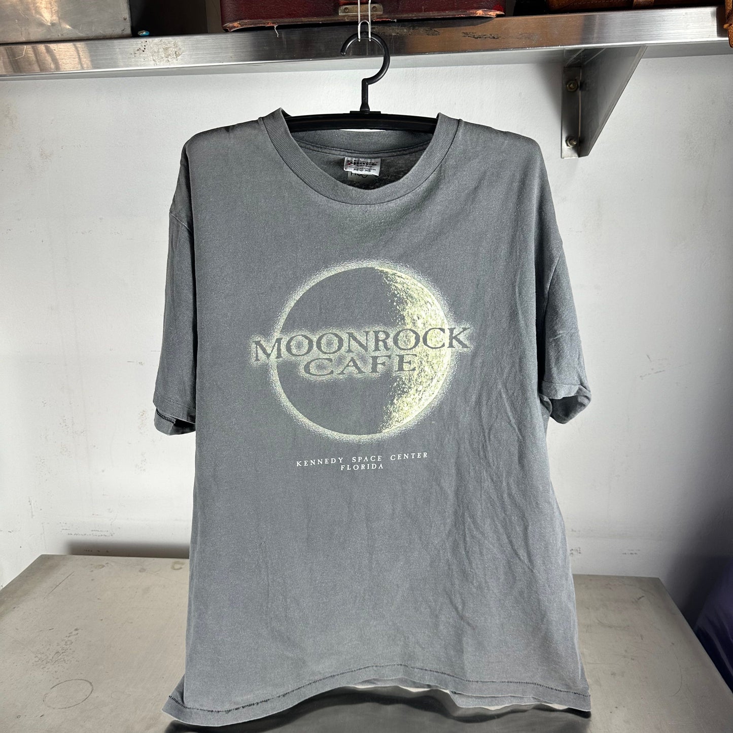 Vintage 90s Moonrock Cafe Kennedy Space Center Graphic T-shirt