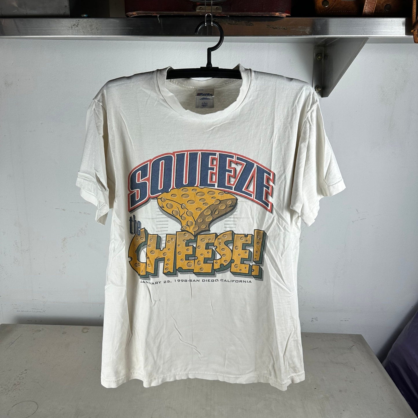 Vintage 1998 New England Patriots Squeeze Cheese NFL Graphic T-shirt