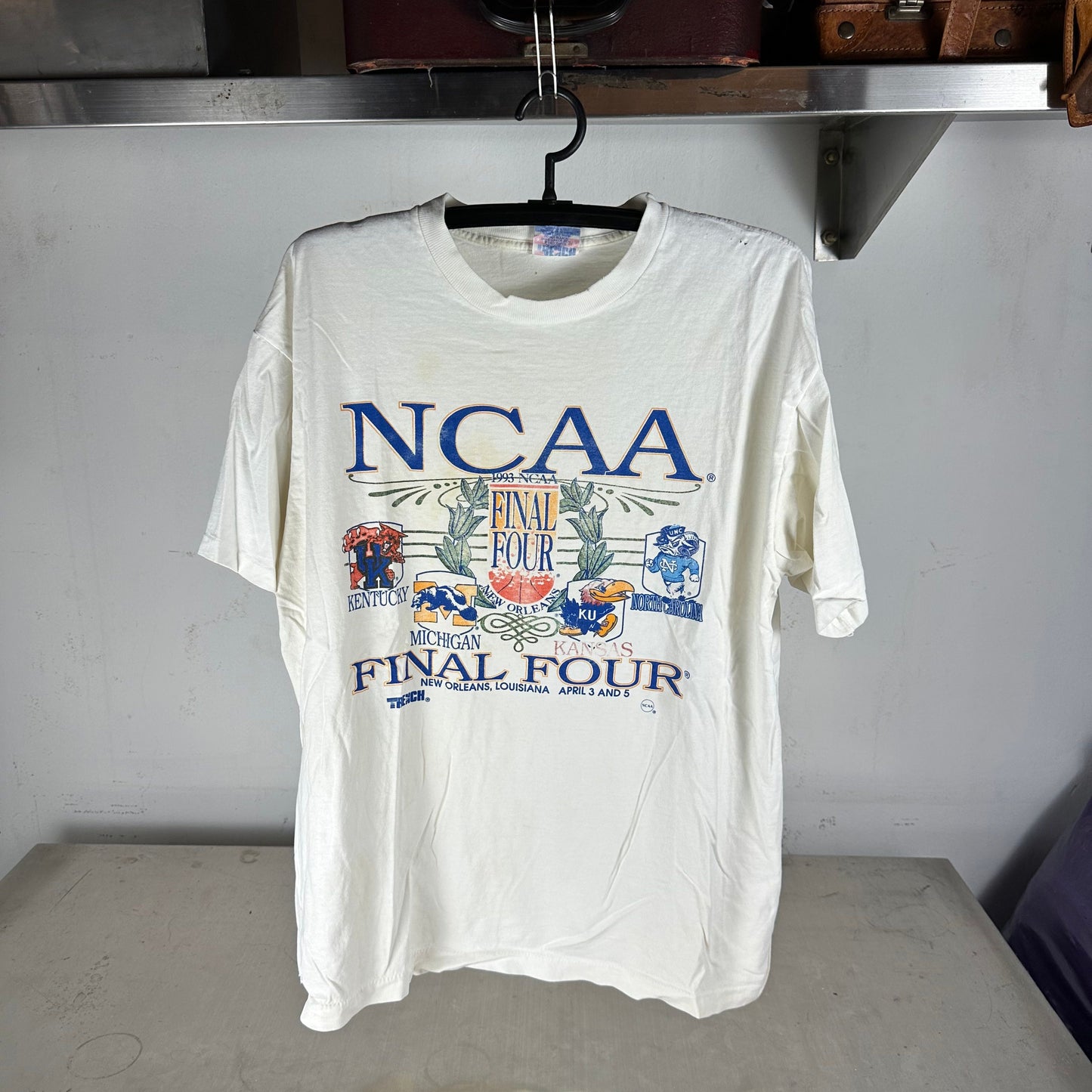 Vintage 1993 NCAA Basketball Final Four Graphic Single Stitch T-shirt