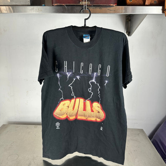 Vintage 90s Chicago Bulls NBA Lightning Graphic Single Stitch T-shirt