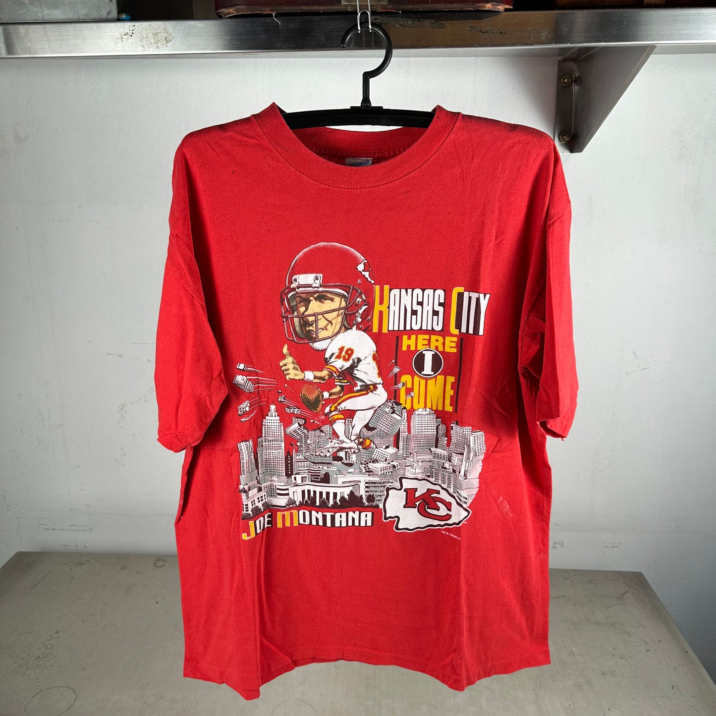 Vintage 1993 Joe Montana Kansas City Chiefs NFL Caricature T-shirt