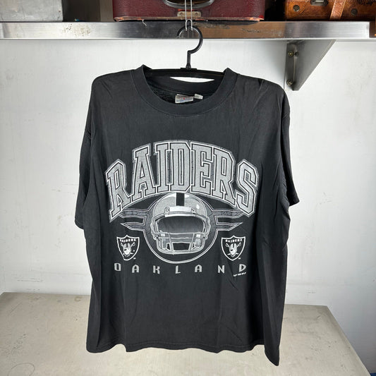 Vintage 1995 Oakland Raiders Football NFL Graphic T-shirt