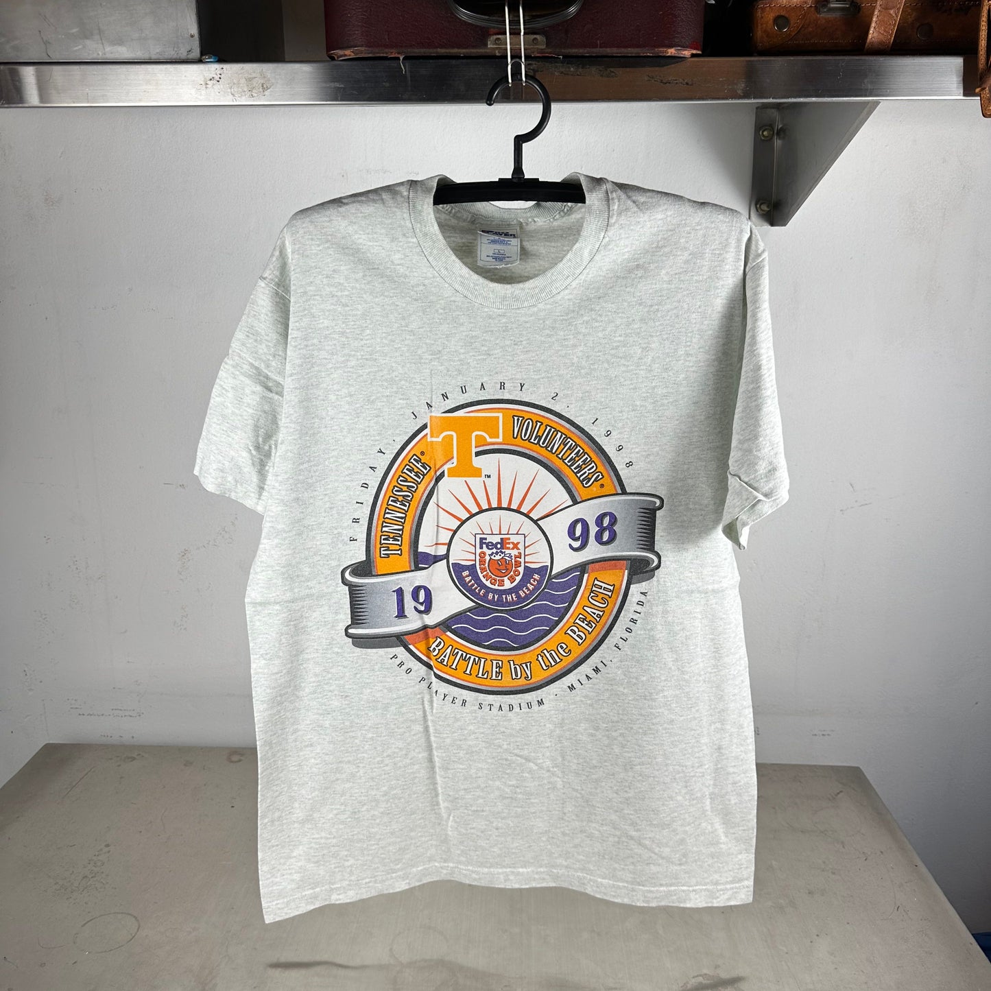 Vintage 1998 Tennessee Volunteers NCAA Orange Bowl Graphic T-shirt