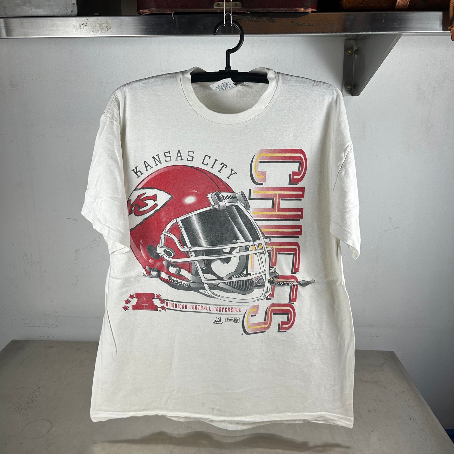 Vintage 1994 Kansas City Chiefs Football NFL Helmet Single Stitch T-shirt
