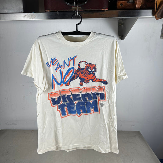 Vintage 1995 Auburn Tigers We Ain't No Dream Team NCAA Graphic T-shirt